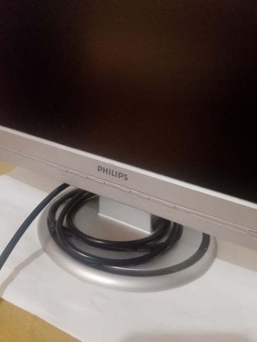 Monitor Philips LCD (bom estado)