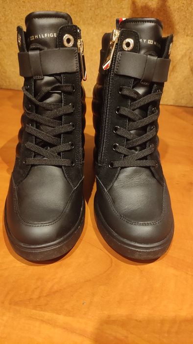 Sneakersy na koturnie