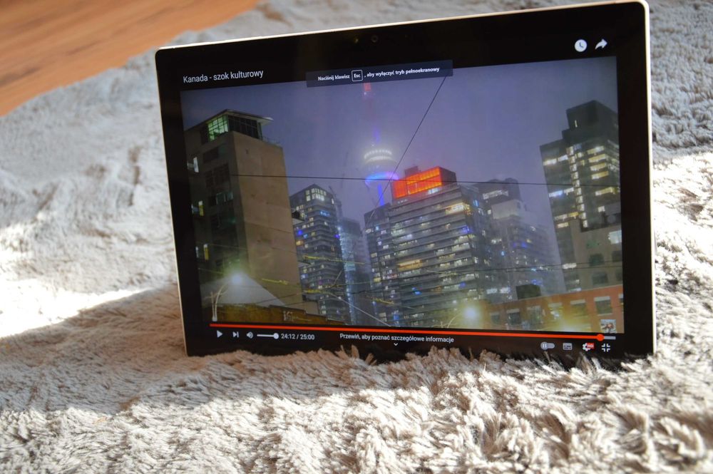 Microsoft Surface Pro 4 - 2736 x 1824 - Win10Pro + etui
