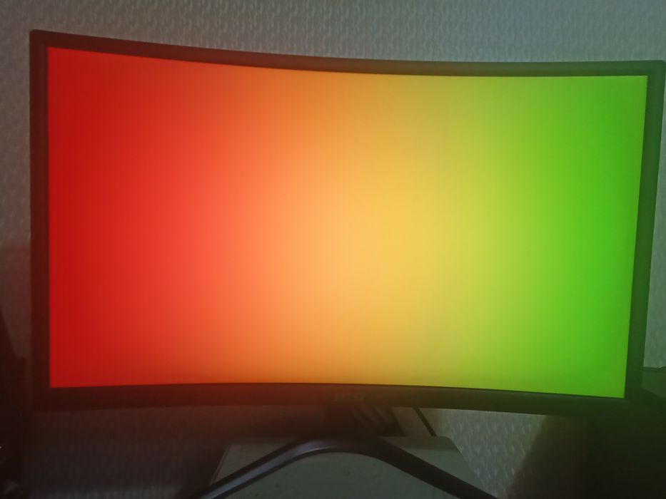 Продам монитор MSI Optix G24C изогнутый экран