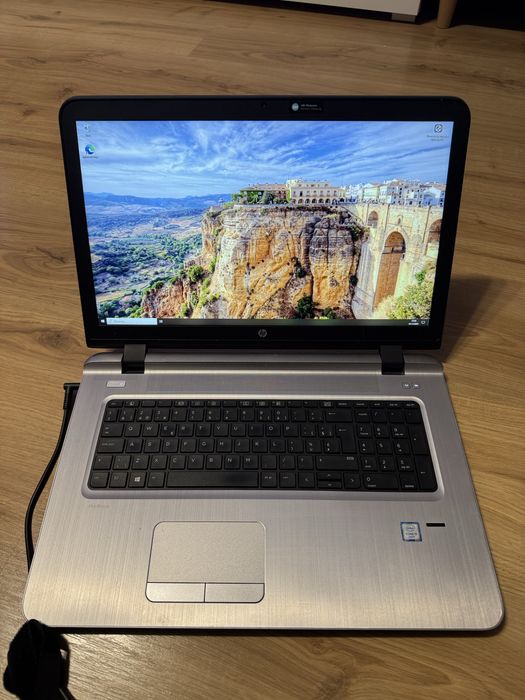 Laptop Hp ProBook 470 g3 i5 8gb ram Amd Radeon R7