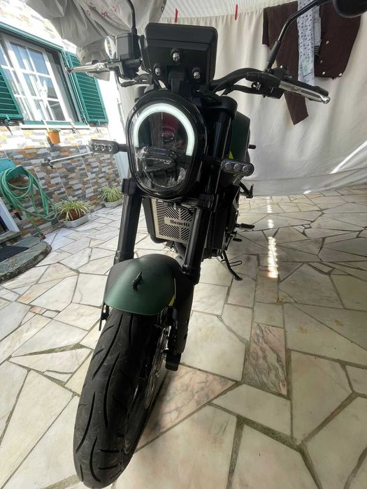Benelli Leoncino 250