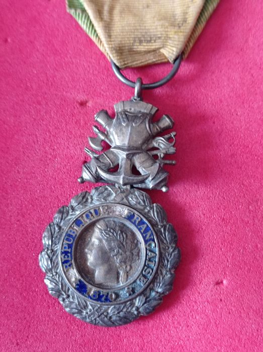 Medalha militar valor e disciplina