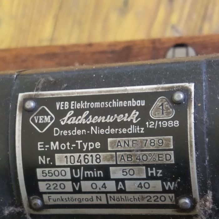Maszyna do szycia VERITAS automatic
