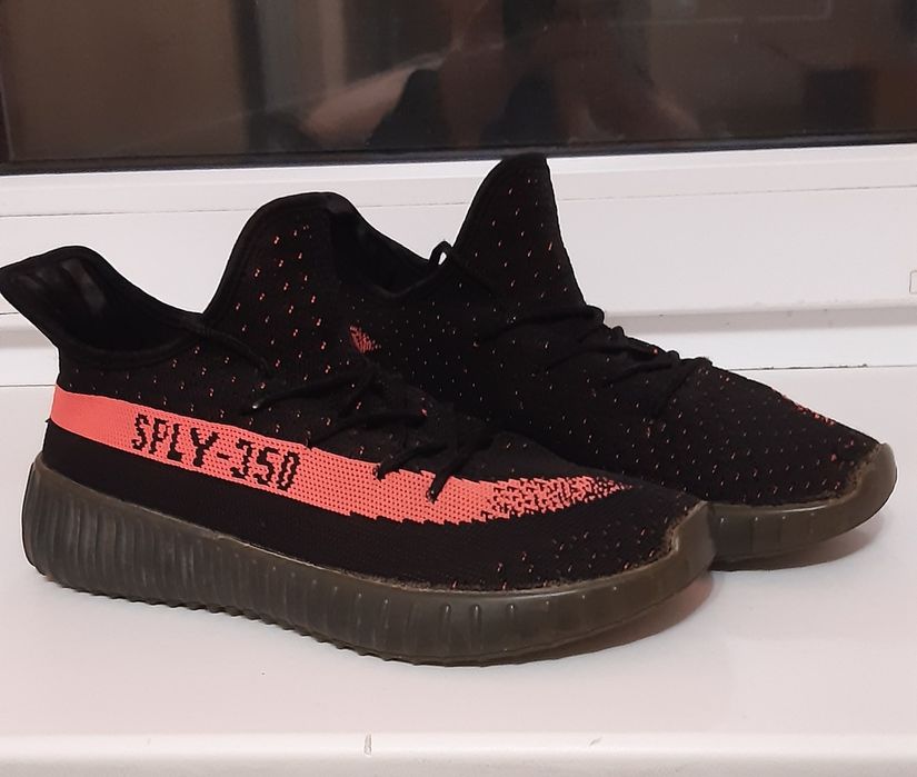 Кроссовки Adidas