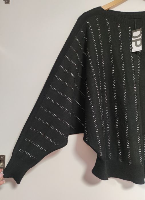 Красивий светр у камінцях  від dorothy perkins