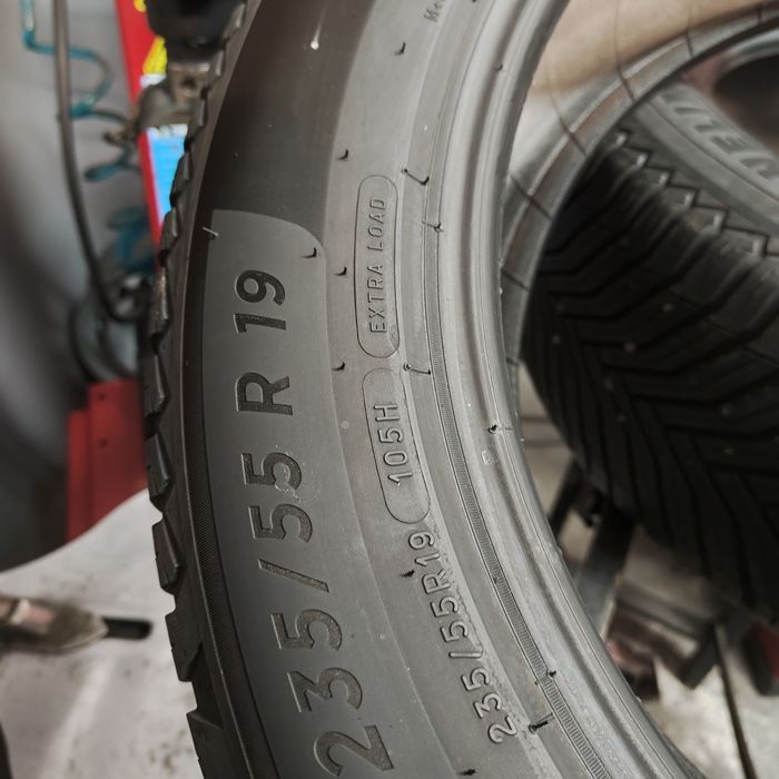 235/55/19 XL Michelin Cross Climate 2