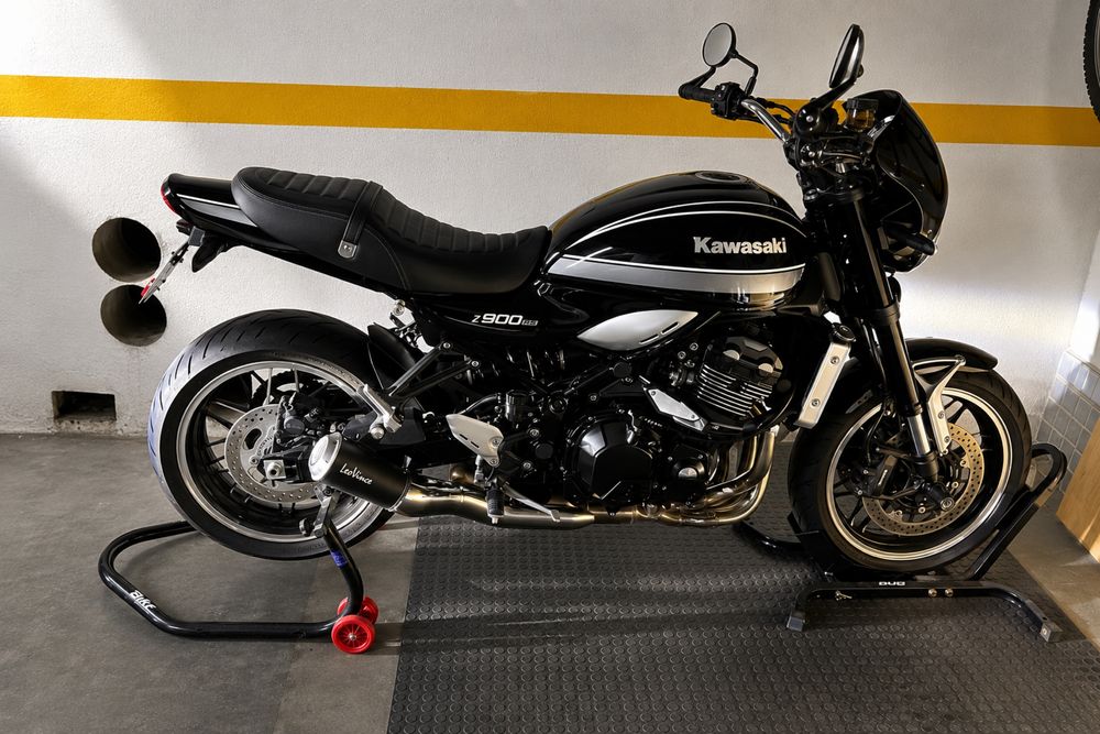 Kawasaki Z900 RS de Garagem