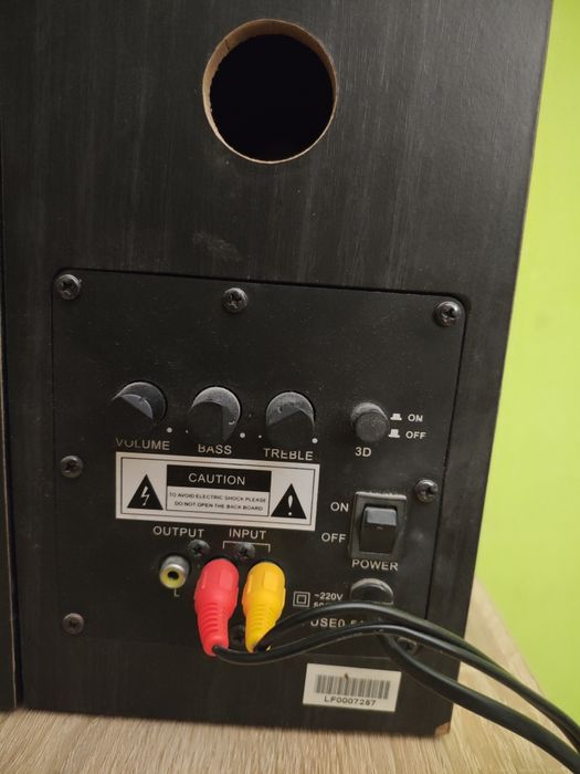 Колонки новые черные