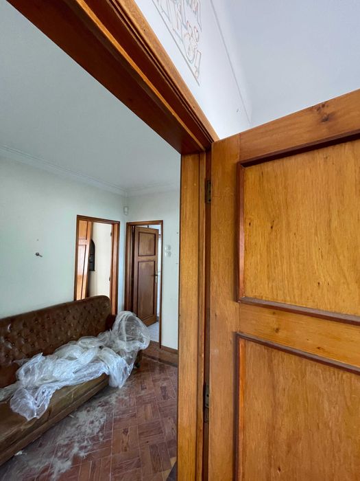 Portas e Aduelas de Madeira