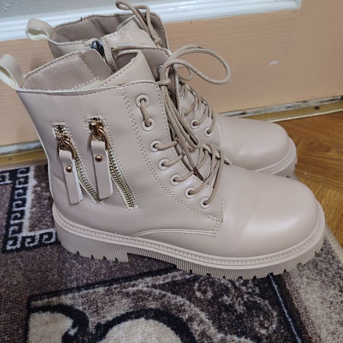 Продам ботинки в идеальном состоянии