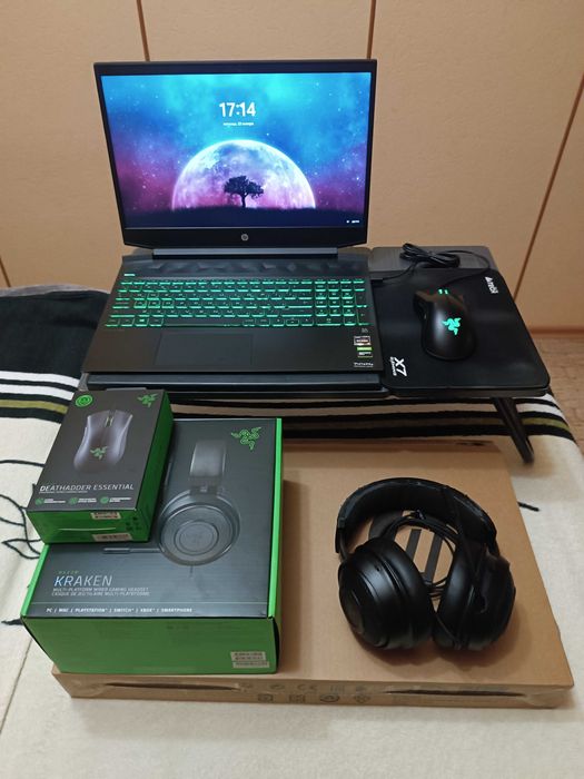 Комплект з ноутбуком