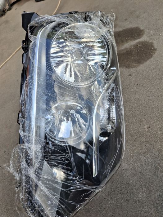 Reflektor przedni Volkswagen Amarok  nr. 441-11J5R