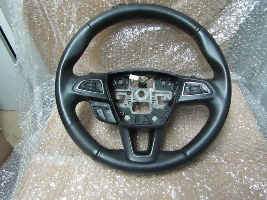 Volante Ford Focus ano 2016 em pele c/comandos (ver descrição)