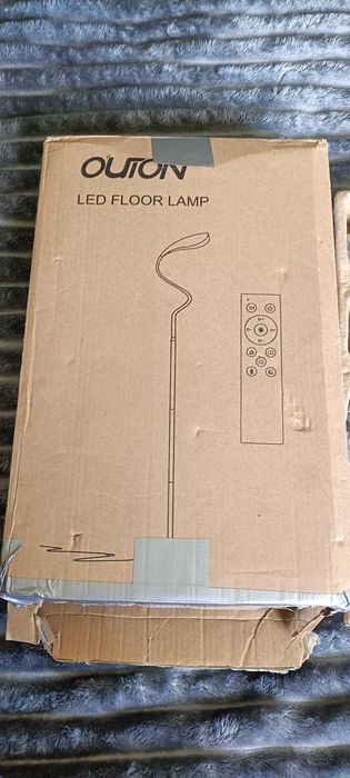 Lampa podłogowa LED Outon