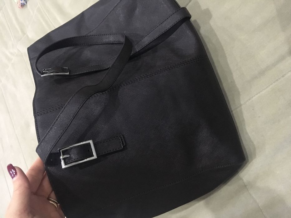 Mala Armani semi-nova