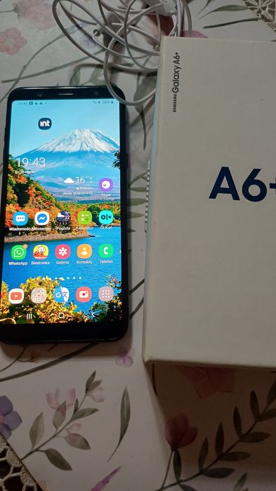 Smartfon samsung A6+