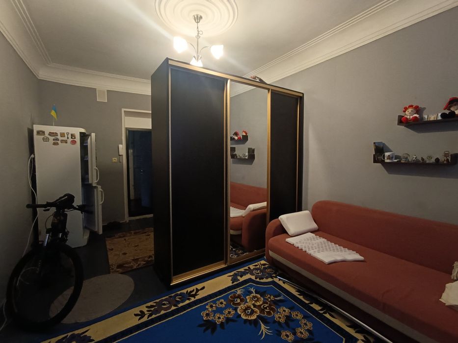 Продається окрема кімната 19м2 метро Нивки