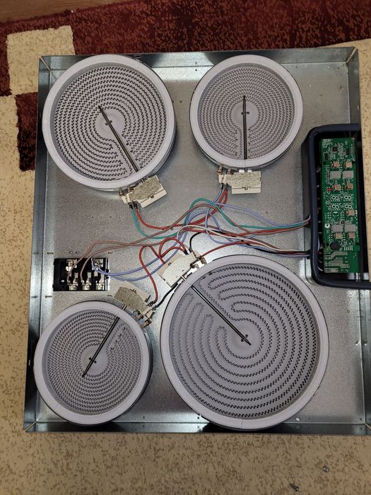 Варочная поверхность Hansa  52×59