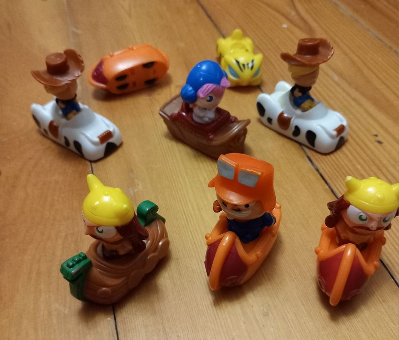 Іграшкові фігурки