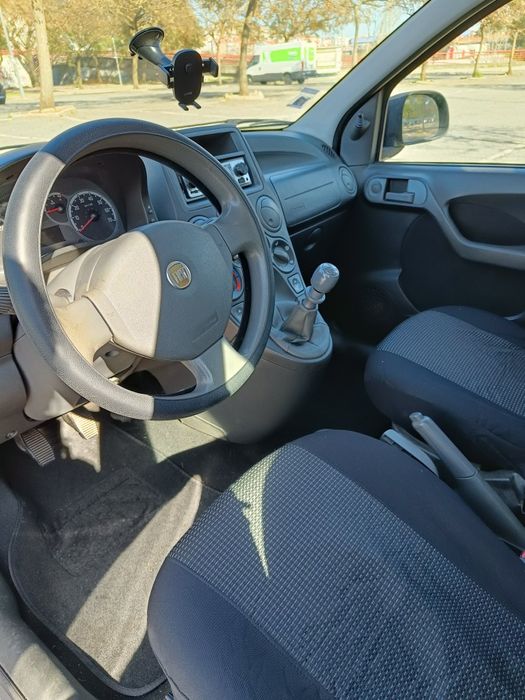 Fiat Panda 1.2 Gasolina — 2011 | Ar Condicionado | Rádio Bluetooth