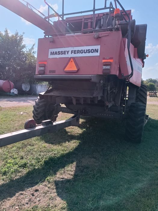 Комбайн Сільськогосподарський Продам в гарному стані Комбайн Massey