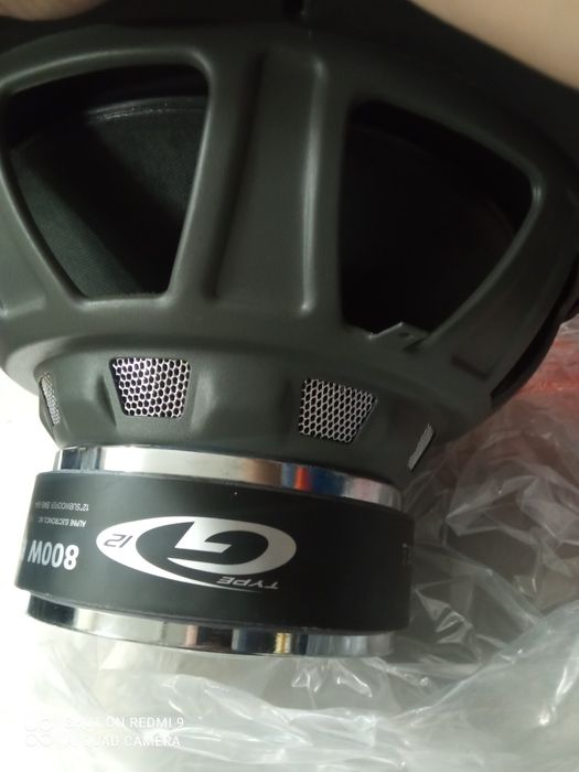 Sprzedam głośnik Alpine 800W/30cm.