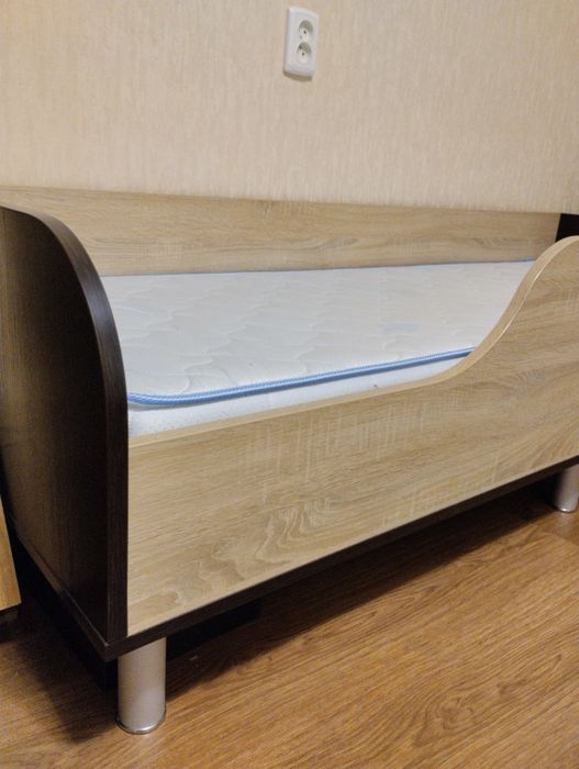 Кровать с матрасом slip s flay