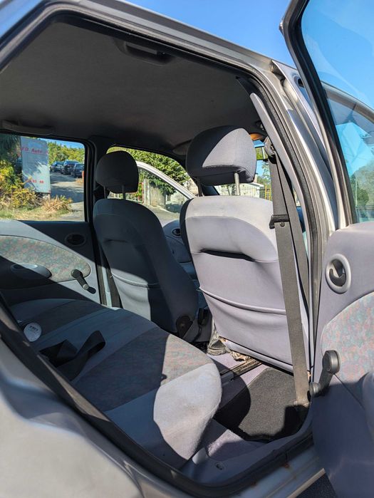 FORD Fiesta 1.25i 16V Gasolina 75 cv - Boa mecanica