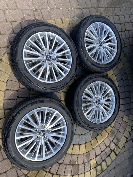 Mitsubishi Outlander kola z oponami 225/55/18 Tracmax 2023rok