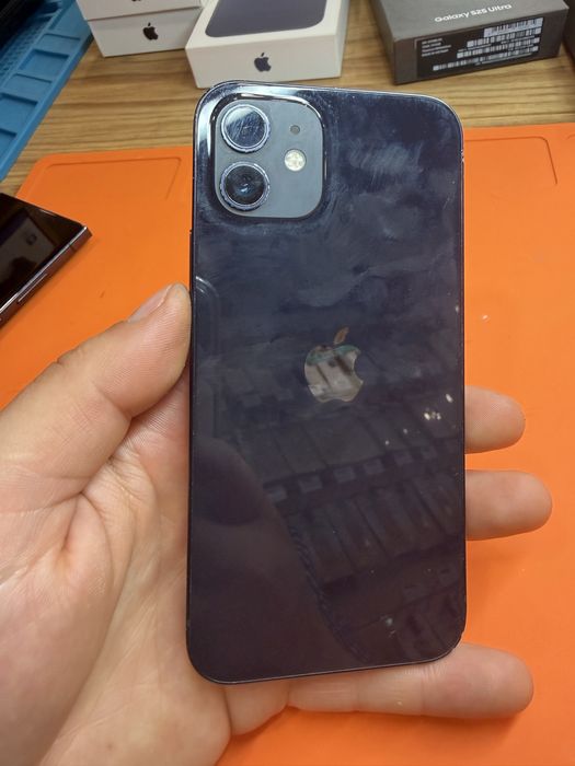 iPhone 12 64 GB (usado)