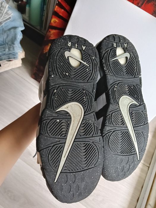 Nike uptempo black and white