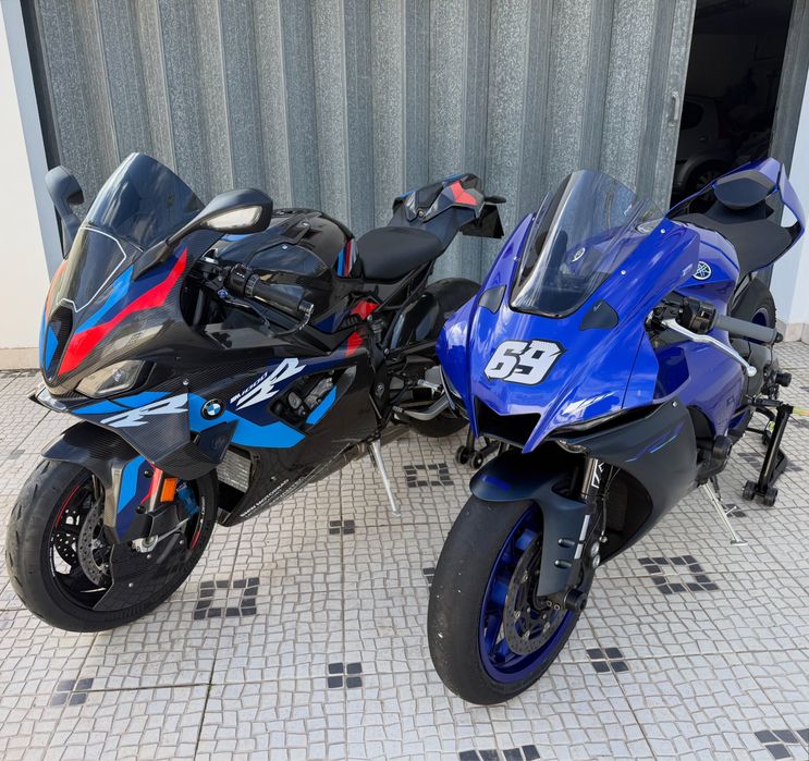 Yamaha R1 race blue