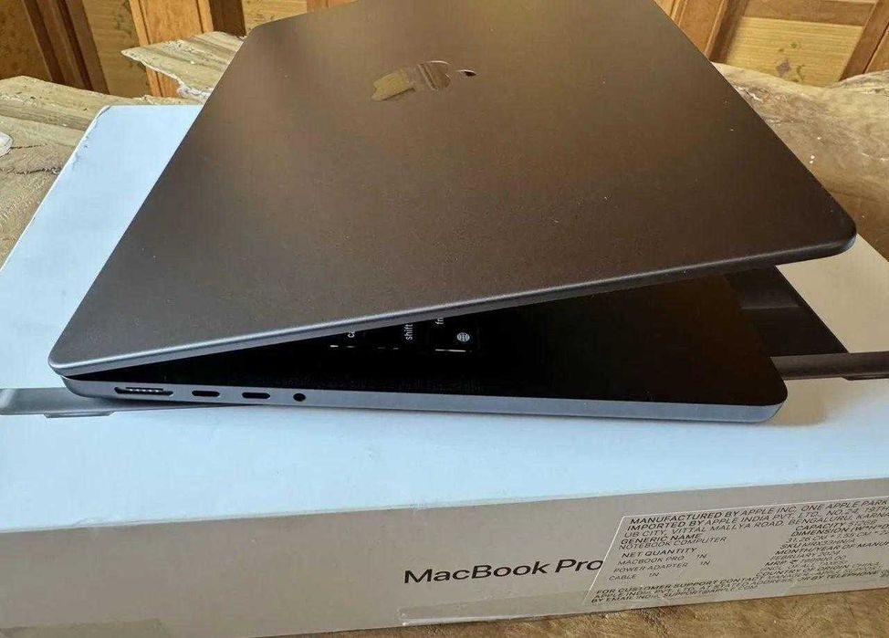 MacBook Pro 14 M3 Pro/18 GB/512 SSD SpaceBlack