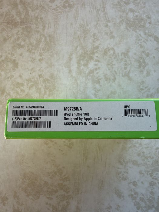 Apple IPod Shuffle  1GB