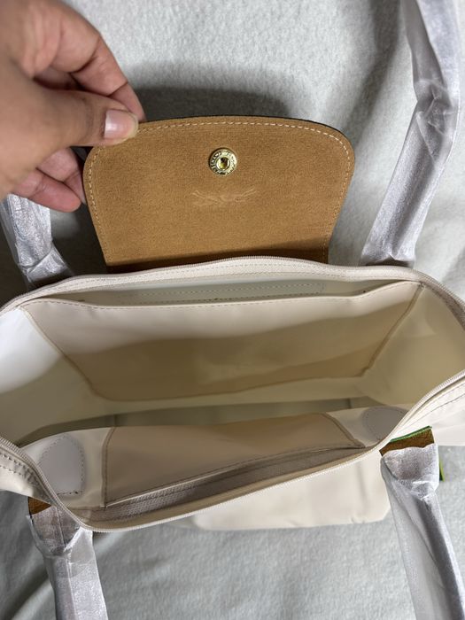 Longchamp L paper white