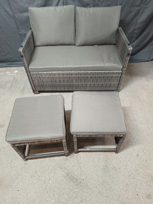 Dwu funkcyjny zestaw ogrodowy! Sofa + pufy + stół. Meble tarasowe