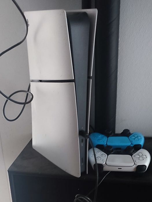 PS5 Digital Edition+ 2 pady