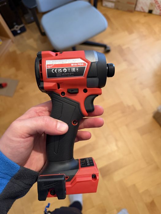 Zakrętarka udarowa milwaukee M18 FID3 nowa