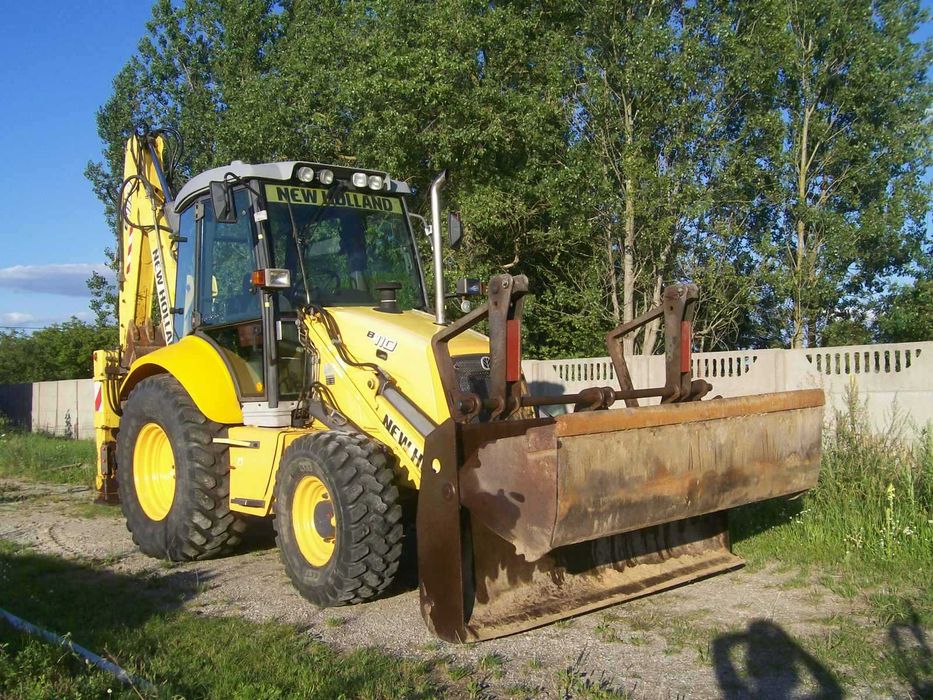 New Holland B110
