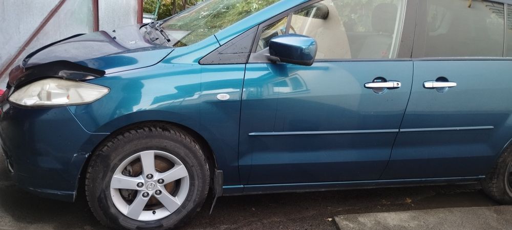 Автомобіль Mazda 5, 2006 року