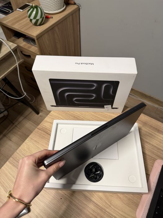 Macbook Pro 14 M3 pro 18/512Gb. (Black)