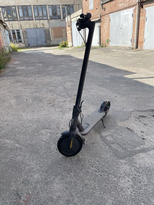 Електросамокат Xiaomi Electric Scooter Essential