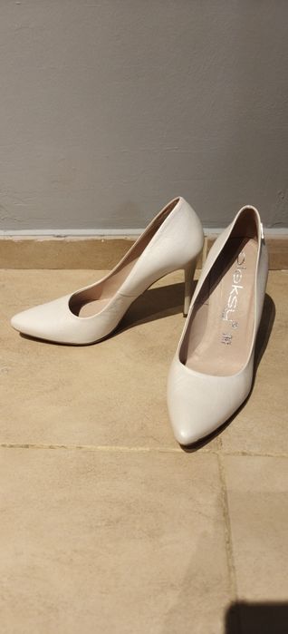 Białe szpilki rozmiar 39