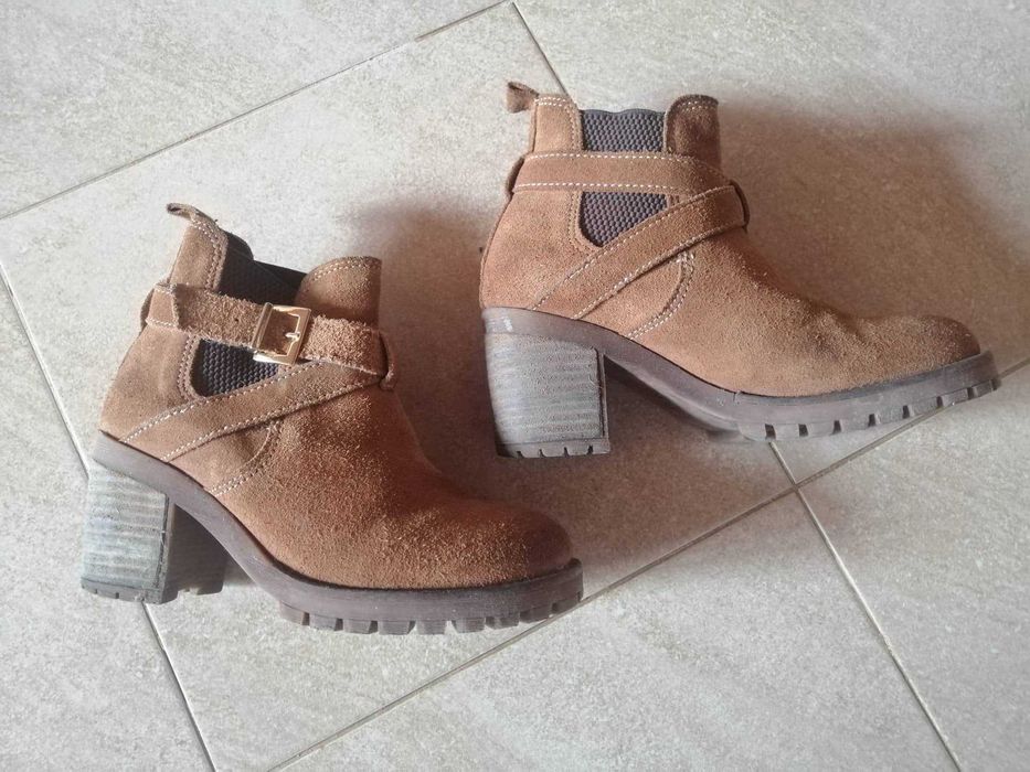 Bota camurça salto alto