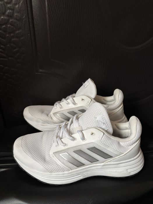 Кросівки adidas