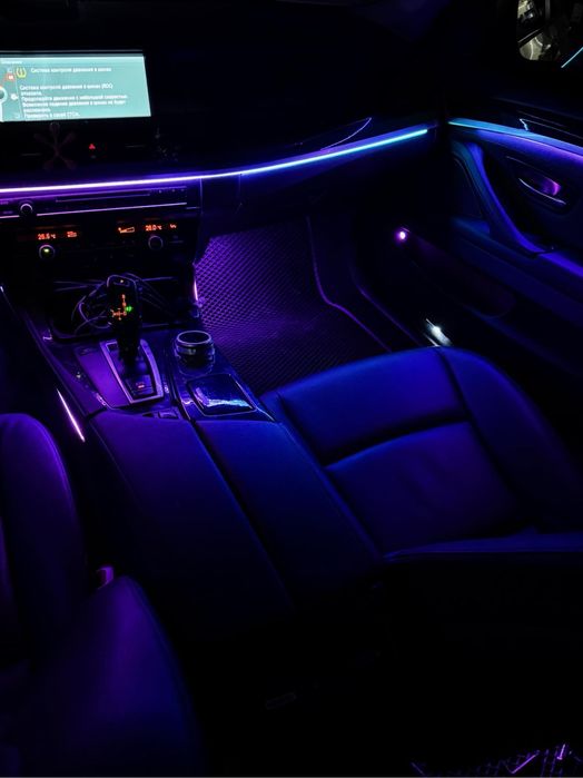 Амбієнтна підсвітка салону авто
