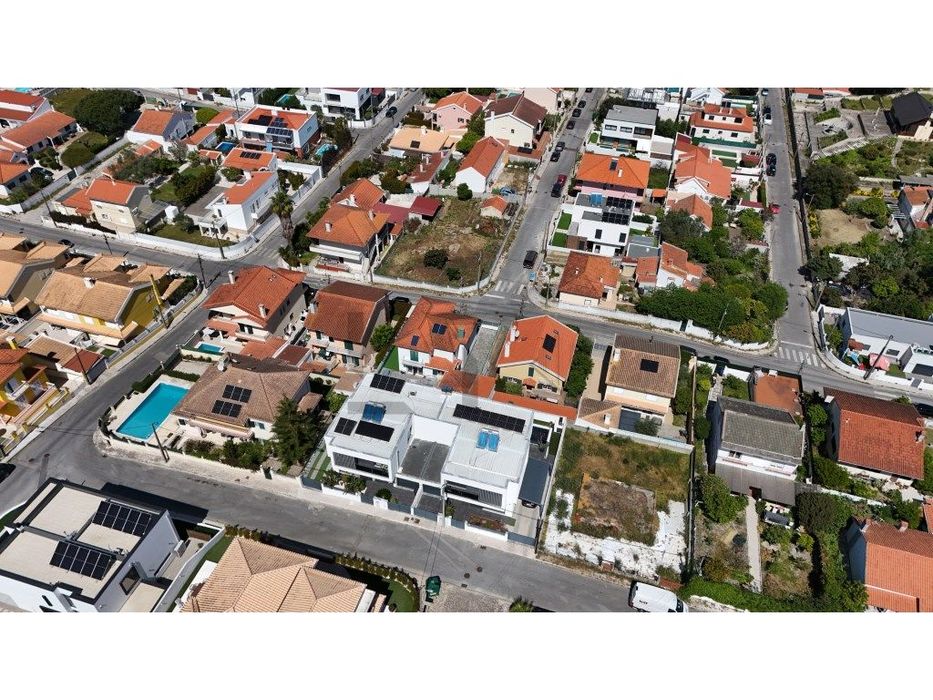 Moradia T3 de Luxo com Piscina e Garagem para Venda na Charneca da ...
