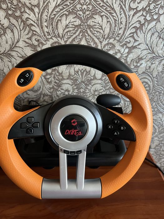 Ігровий руль , в використанні  був 2 рази