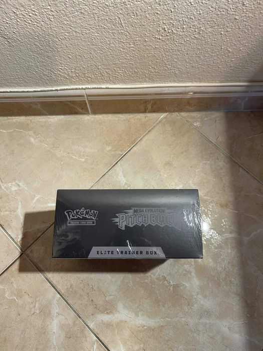 Pokemon Elite Trainer Box Pitch Black